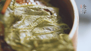 出鍋后撒上蔥花就可以啦。