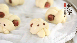 上鍋大火蒸20分鐘后，關火燜5分鐘就可以了。