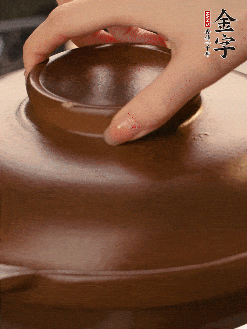 再下日本豆腐煮3分鐘。