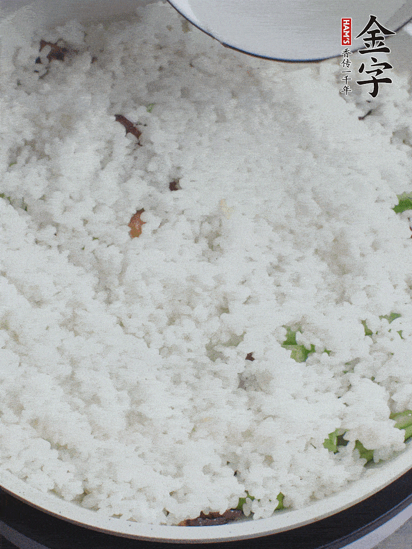 放一碗水，蓋蓋燜煮。