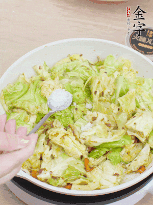 一點(diǎn)鹽、糖調(diào)味。