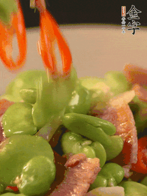 加清水略微煮2分鐘即可出鍋。