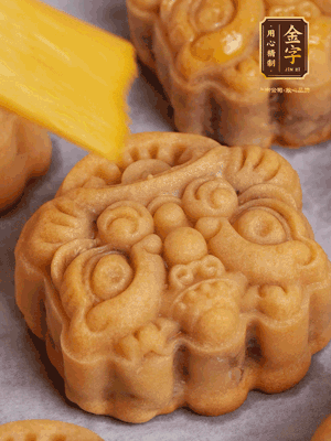 冷卻5分鐘刷上蛋液，160℃再烤10分鐘，回油1晚更香