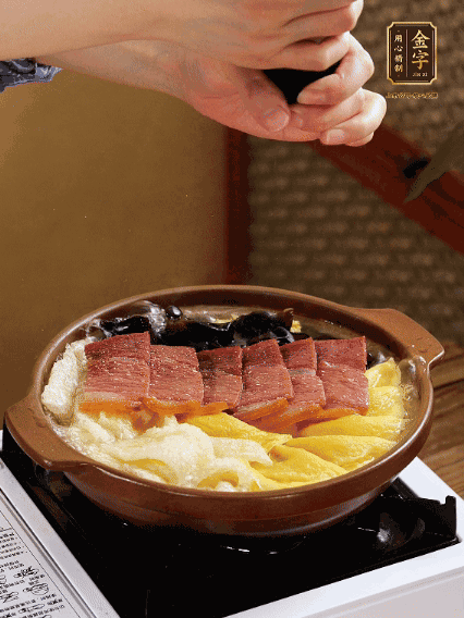 加水沒過食材，煮15-20分鐘